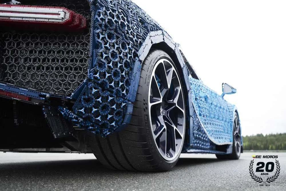 Bugatti real hecho con Lego