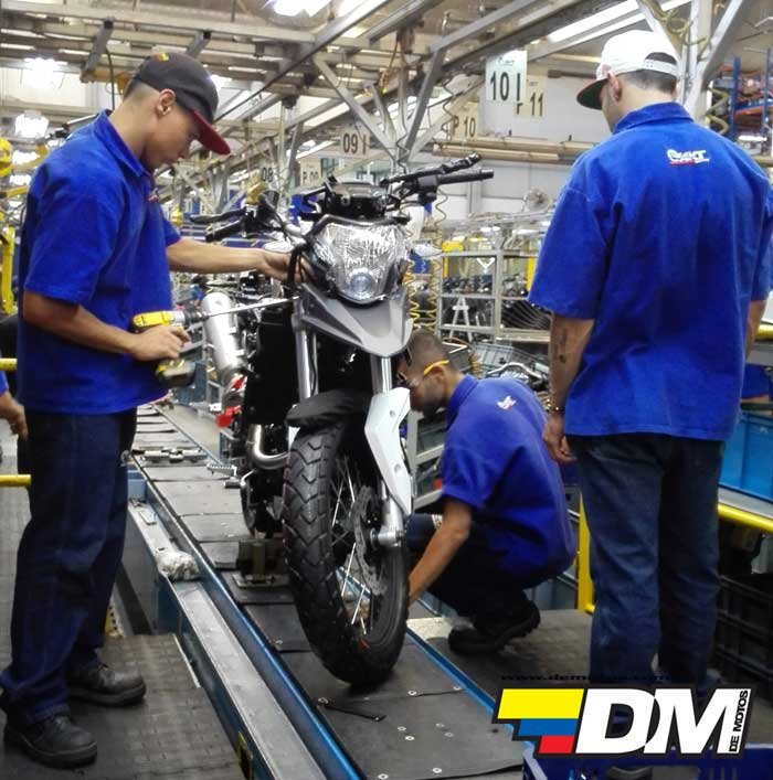 Pieza por pieza se fueron armando las primeras TT 250 Adventour de AKT