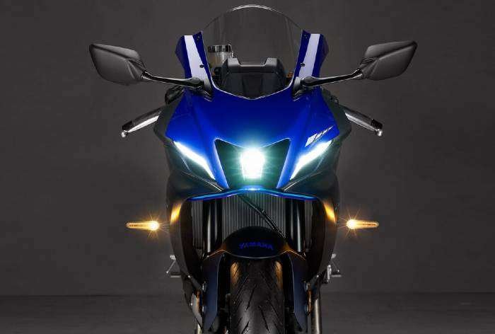 Nueva Yamaha R7