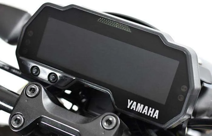Yamaha MT-15 El ingreso al lado oscuro de Japón