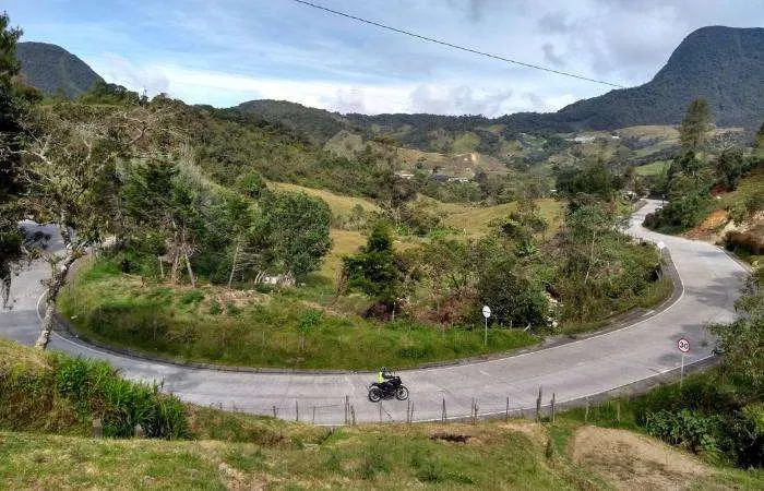 Las rutas más peligrosas de Colombia según la IA
