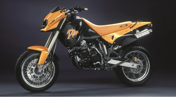 Duke de KTM celebra 30 años